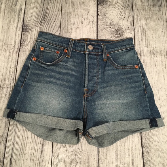 Levi’s Women’s High Waisted Medium Wash Shorts size 26 - Picture 1 of 9